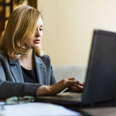 Tip of the Week: Comparing the Pros and Cons of Desktops and Laptops image