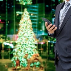 These Smartphones May Make Your Holiday Season Brighter image